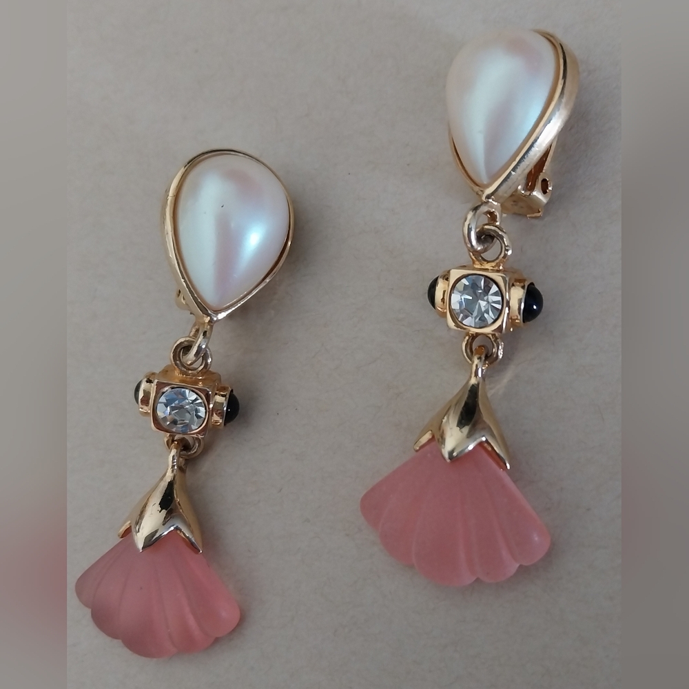 Richelueu  Gold and Pink Drop Clips